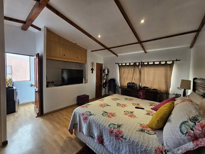 Acogedora casa en Venta en condominio cerrado