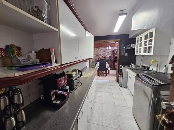 Acogedora casa en Venta en condominio cerrado