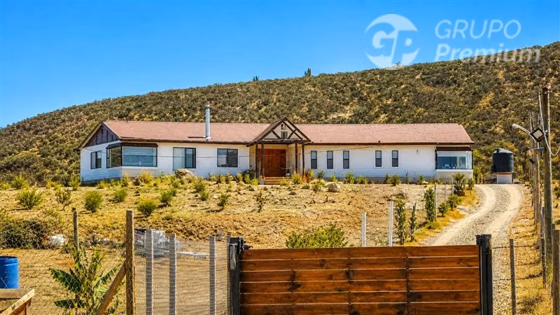 VENDO PARCELA CON MODERNA CASA, AMPLIOS ESPACIOS, TAMBILLLOS - Imagen 3