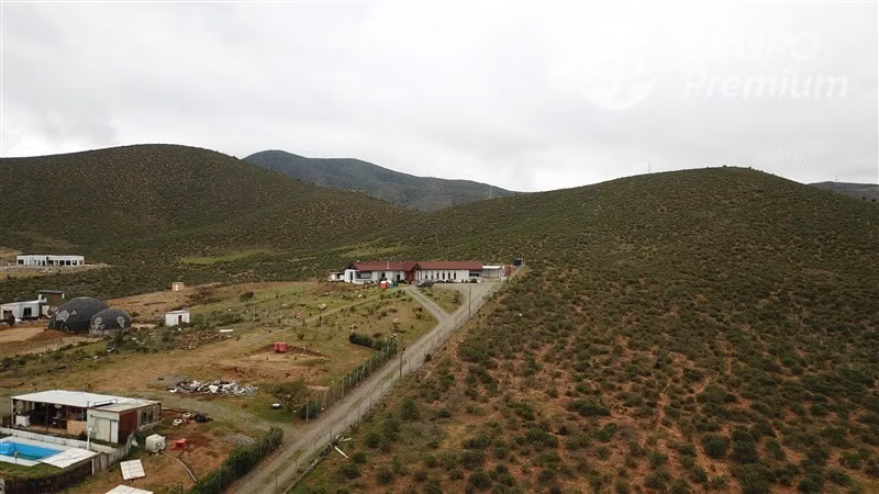 VENDO PARCELA CON MODERNA CASA, AMPLIOS ESPACIOS, TAMBILLLOS - Imagen 23