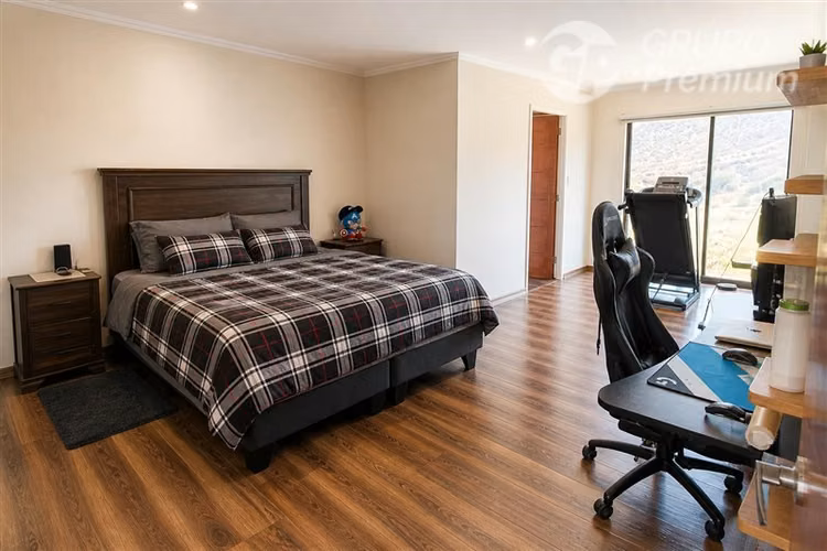 VENDO PARCELA CON MODERNA CASA, AMPLIOS ESPACIOS, TAMBILLLOS - Imagen 10