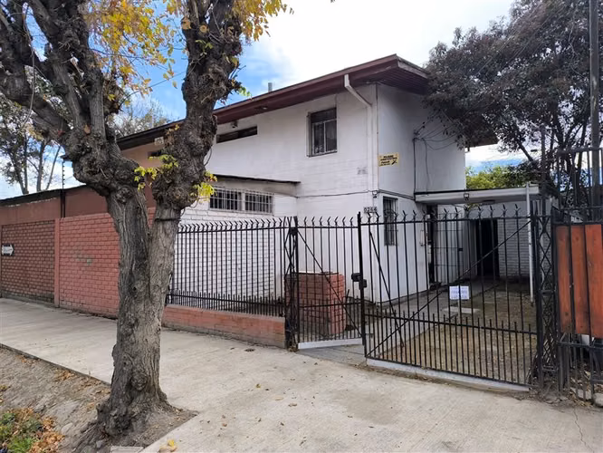 Casa en venta de 6 dorm. en San Bernardo