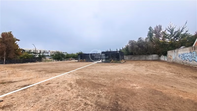Terreno Construcción de 1.103M2 en arriendo en La Dehesa