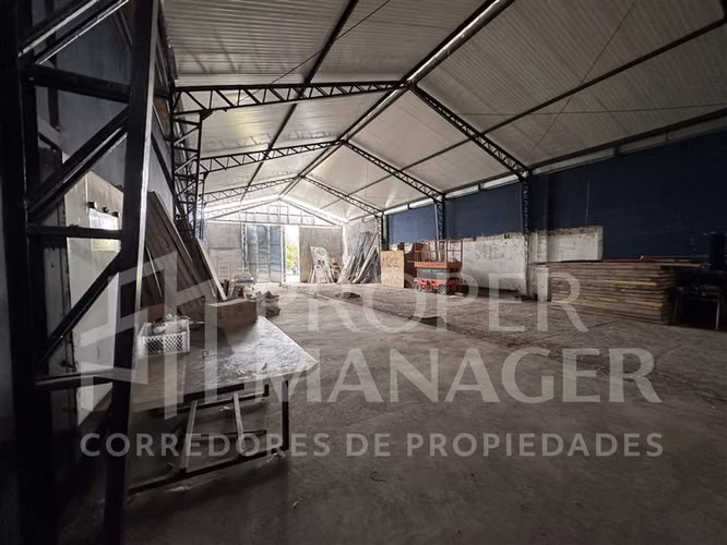 Bodega 421m2 con Patio 500m2 Av. OHiggins, Chillan