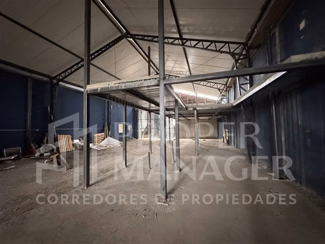 Bodega 421m2 con Patio 500m2 Av. OHiggins, Chillan