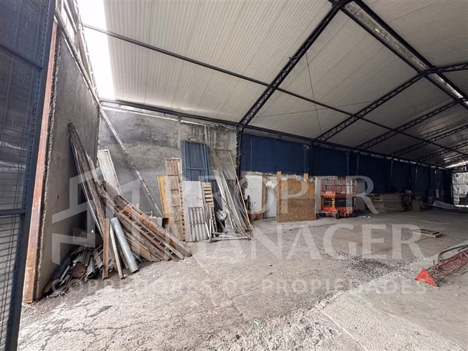 Bodega 421m2 con Patio 500m2 Av. OHiggins, Chillan