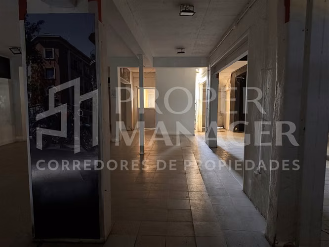 Local Comercial 400 m en 2 Niveles con Patio 500 m