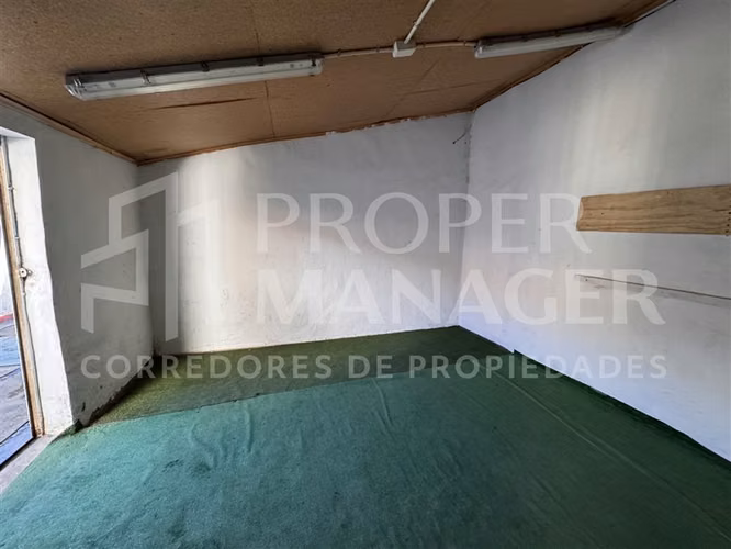 Local Comercial 400 m en 2 Niveles con Patio 500 m