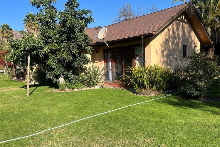 Casa venta, exclusivo condominio calera de tango