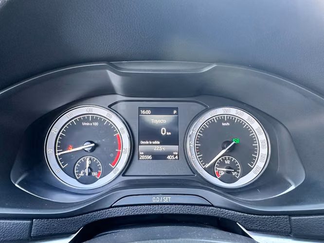 SKODA KAROQ 1.4 TURBO AMBITION  2021