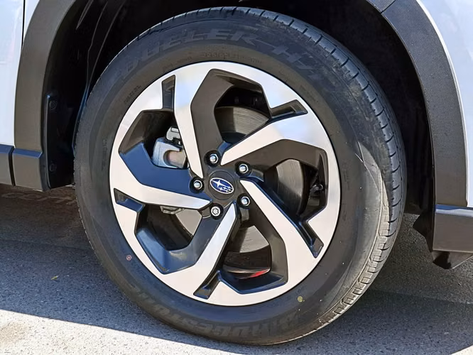 SUBARU FORESTER 2025