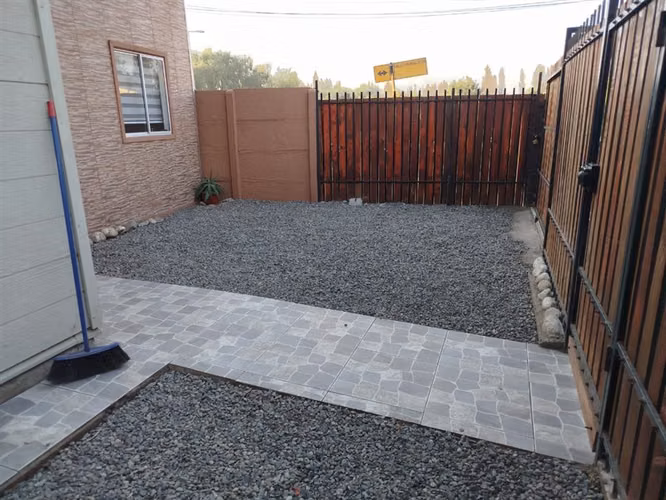 VENDEMOS REMODELADA Y HERMOSA CASA EN VIÑEDOS DE SAN JAVIER