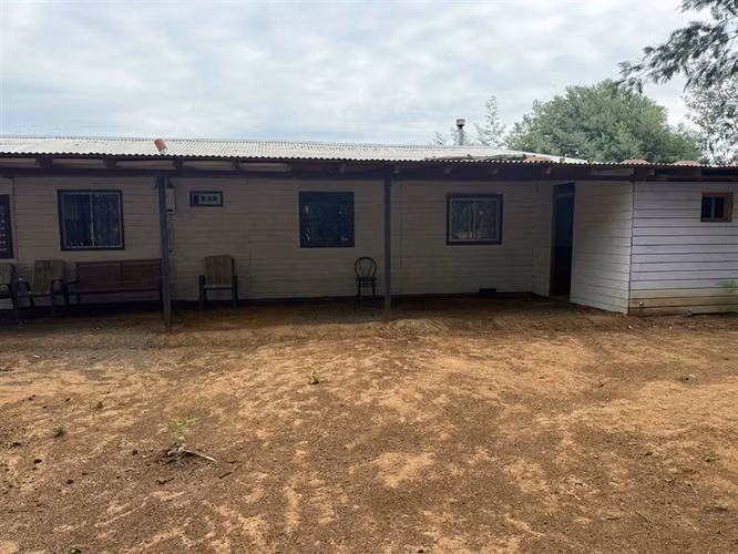Se vende parcela 7.430 m2 con casa en Pelarco