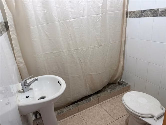 Se vende parcela 7.430 m2 con casa en Pelarco