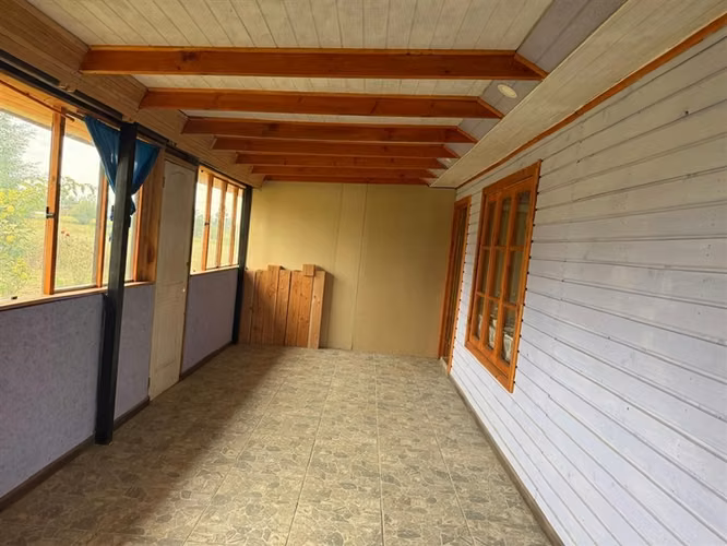 Se vende parcela 7.430 m2 con casa en Pelarco