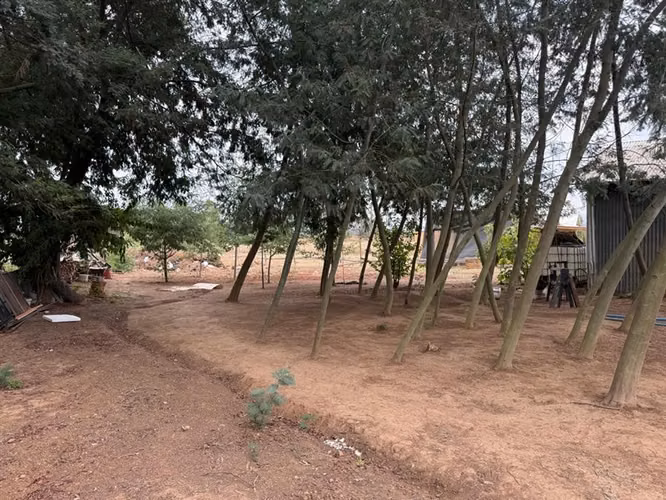 Se vende parcela 7.430 m2 con casa en Pelarco