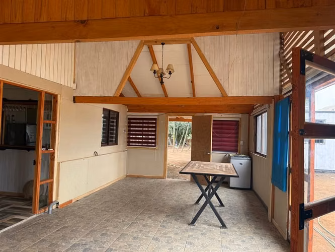 Se vende parcela 7.430 m2 con casa en Pelarco