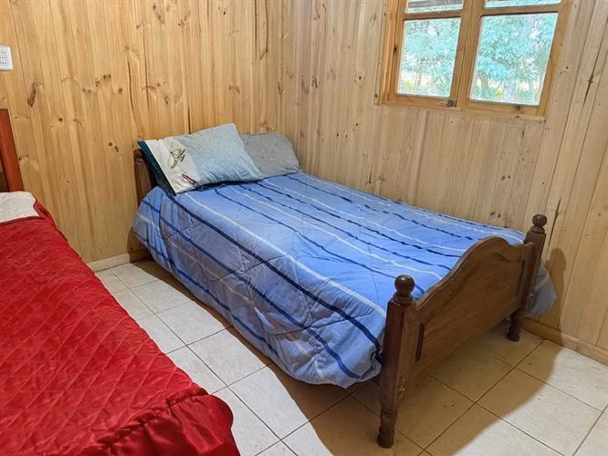 Se vende parcela 7.430 m2 con casa en Pelarco