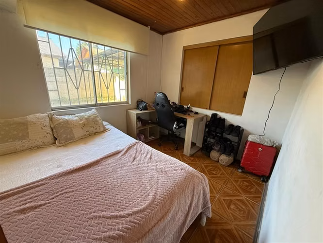 Casa en venta de 4 dorm.1 baño, en Talca