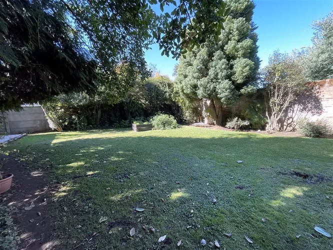 Preciosa casa en venta de 5 dorm. en Linares
