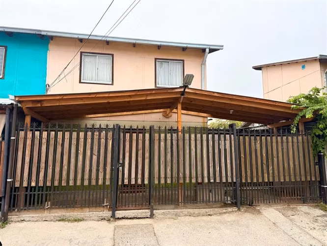 CASA EN VENTA EN BRISAS DEL MAULE - 9 ORIENTE 30 SUR TALCA