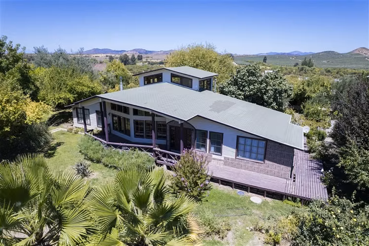 Parcela con casa en Pencahue