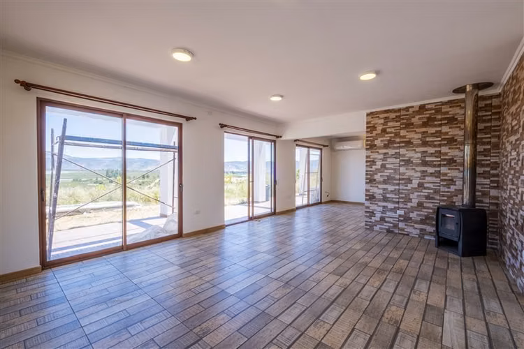 Casa en parcela de 5000 mt2 en Pencahue