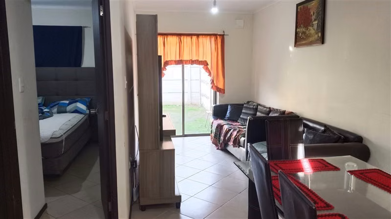 Casa 3D en Valle del Country, Solo Contado