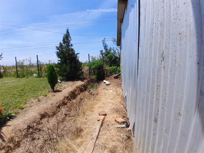 Se Vende parcela de 6800 m, con casa de 3 dorm. y 1 baño