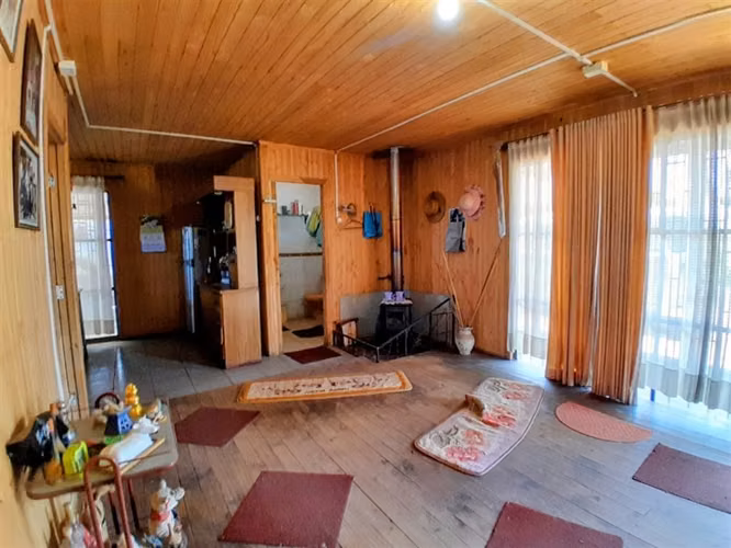 Se Vende parcela de 6800 m, con casa de 3 dorm. y 1 baño