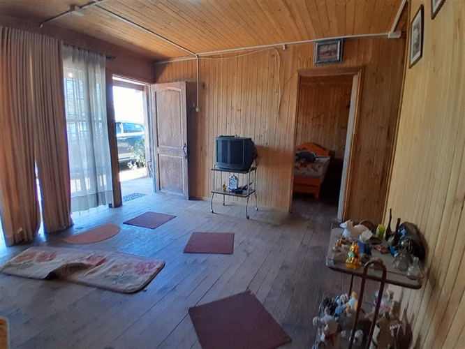 Se Vende parcela de 6800 m, con casa de 3 dorm. y 1 baño