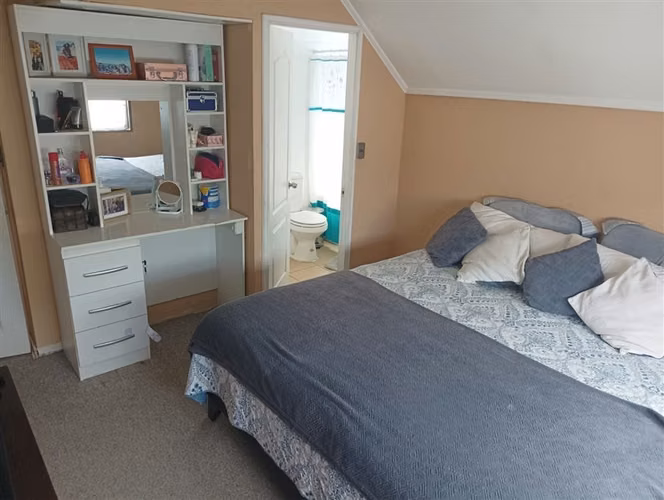 SE VENDE AMPLIA CASA VILLA LOS PORTONES DE LINARES
