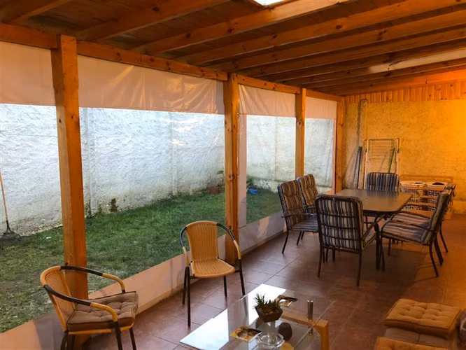 SE VENDE AMPLIA CASA VILLA LOS PORTONES DE LINARES