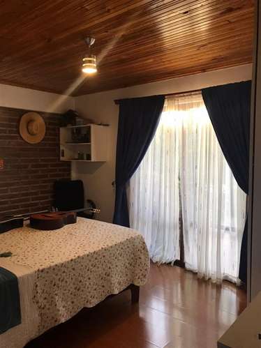 Hermosa casa en venta-Linares 3 dorm. 2 baños 5 estacionam