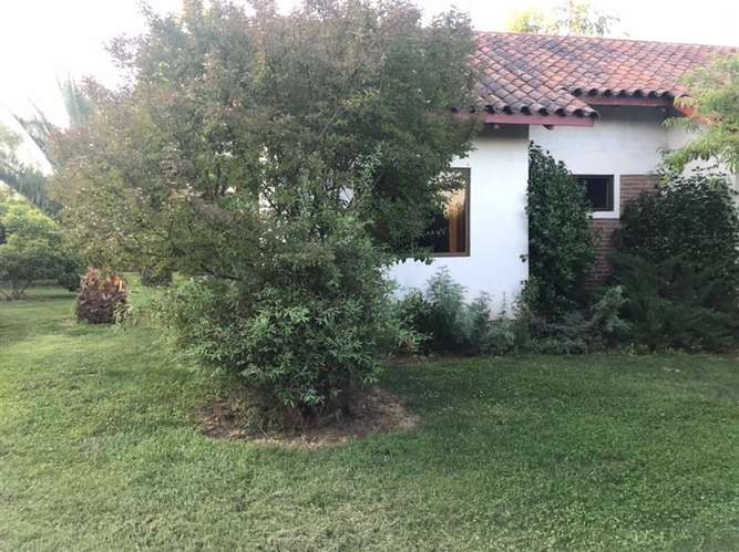 Hermosa casa en venta-Linares 3 dorm. 2 baños 5 estacionam
