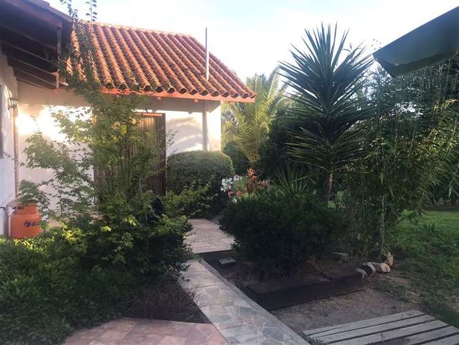 Hermosa casa en venta-Linares 3 dorm. 2 baños 5 estacionam