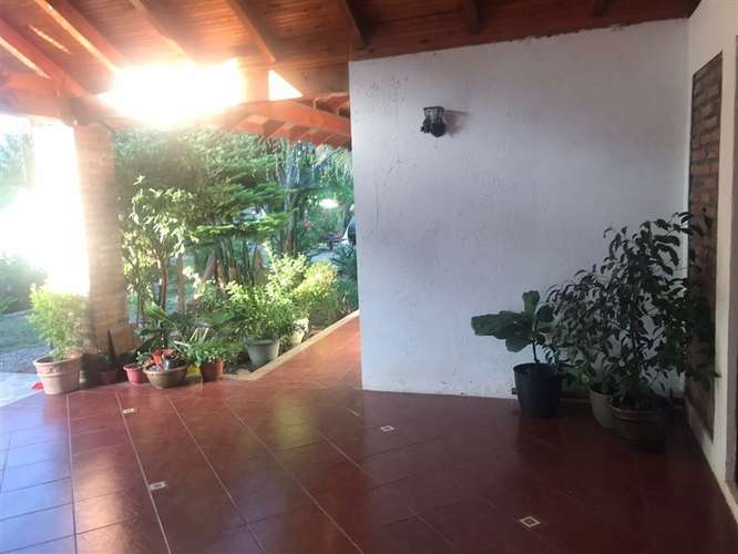 Hermosa casa en venta-Linares 3 dorm. 2 baños 5 estacionam
