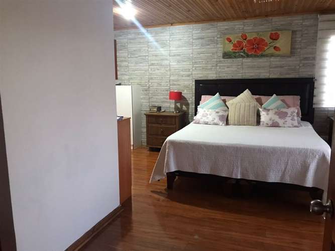 Hermosa casa en venta-Linares 3 dorm. 2 baños 5 estacionam