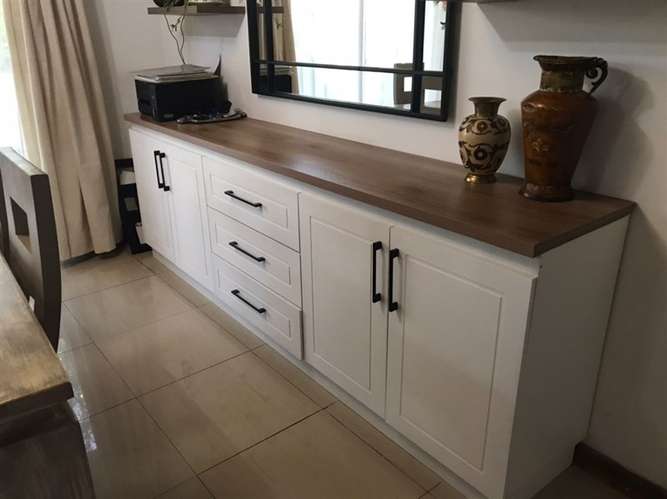 Hermosa casa en venta-Linares 3 dorm. 2 baños 5 estacionam