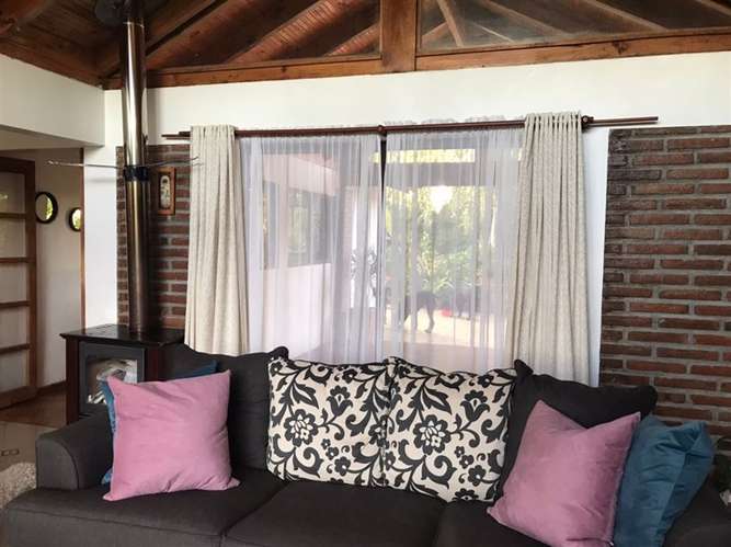 Hermosa casa en venta-Linares 3 dorm. 2 baños 5 estacionam