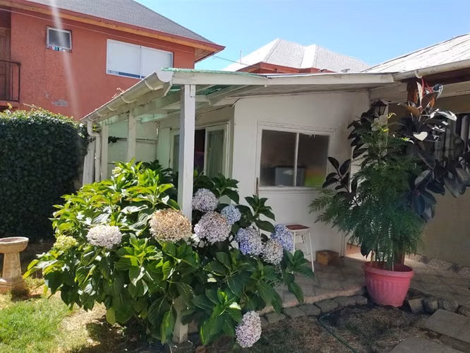 Casa en venta de 3 dorm, 2 baños, cercana a Villa Edén