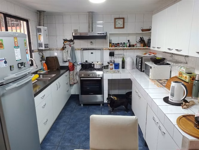 Casa en venta de 3 dorm, 2 baños, cercana a Villa Edén