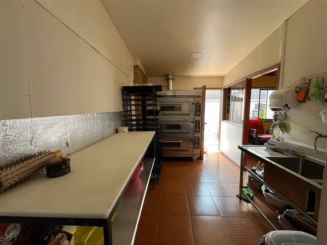 Casa 2 pisos + Local Comercial equipado - Doña Ignacia III