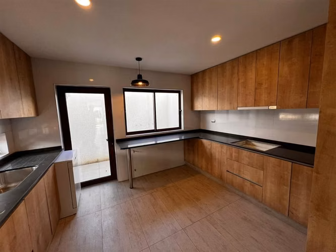ARRENDAMOS MODERNA Y EQUIPADA CASA EN LAS RASTRAS TALCA