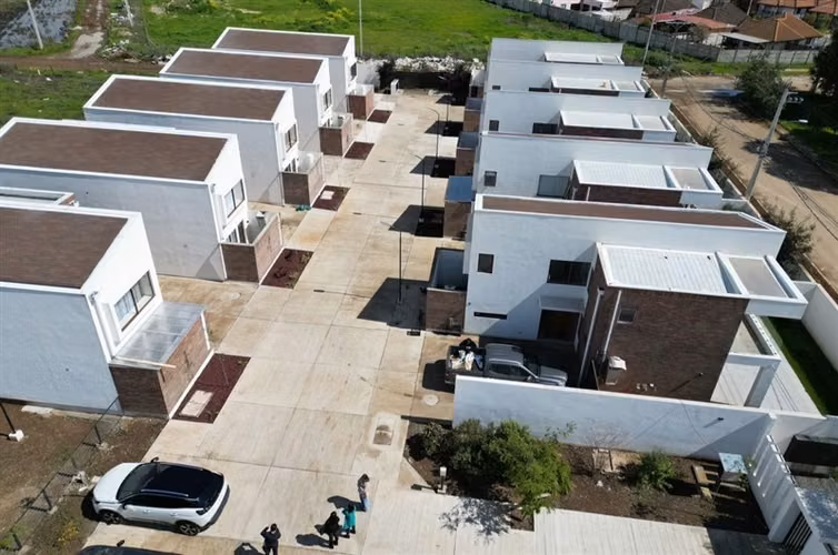 ARRENDAMOS MODERNA Y EQUIPADA CASA EN LAS RASTRAS TALCA