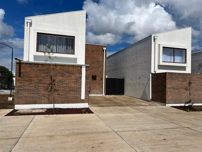 ARRENDAMOS MODERNA Y EQUIPADA CASA EN LAS RASTRAS TALCA