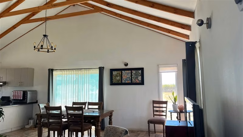 Parcela 5.000 m con 2 casas y piscina en Pelarco