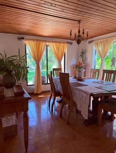 AMPLIA CASA DISPONIBLE PARA VENTA O ARRIENDO EN RARI, COLBÚN