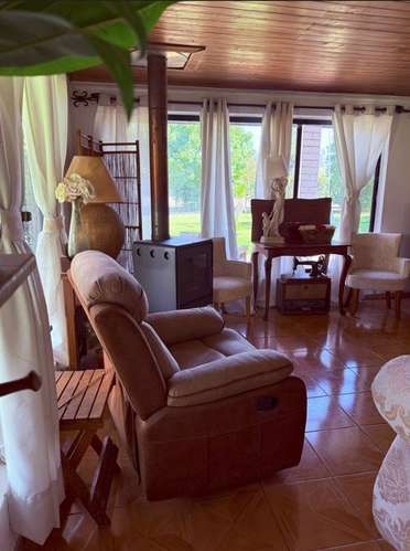 AMPLIA CASA DISPONIBLE PARA VENTA O ARRIENDO EN RARI, COLBÚN