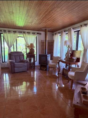 AMPLIA CASA DISPONIBLE PARA VENTA O ARRIENDO EN RARI, COLBÚN